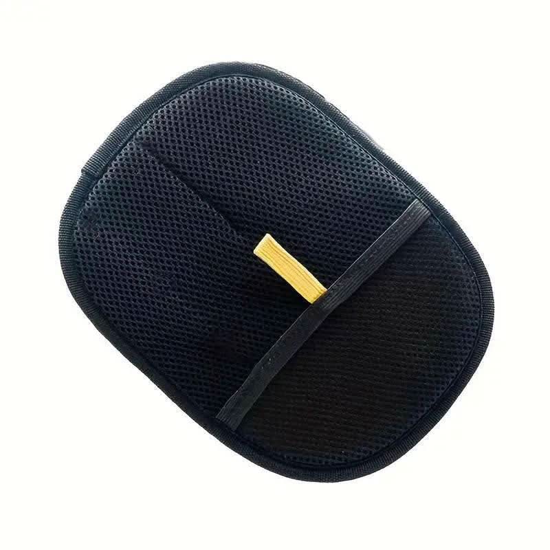 Gloves for Removing Pet Hair and Fluff - Featuring a Dual Brush Design, Specifically Designed for Cleaning Cat Hair, Reusable, Enhancing Comfort and Cleanliness in Your Home