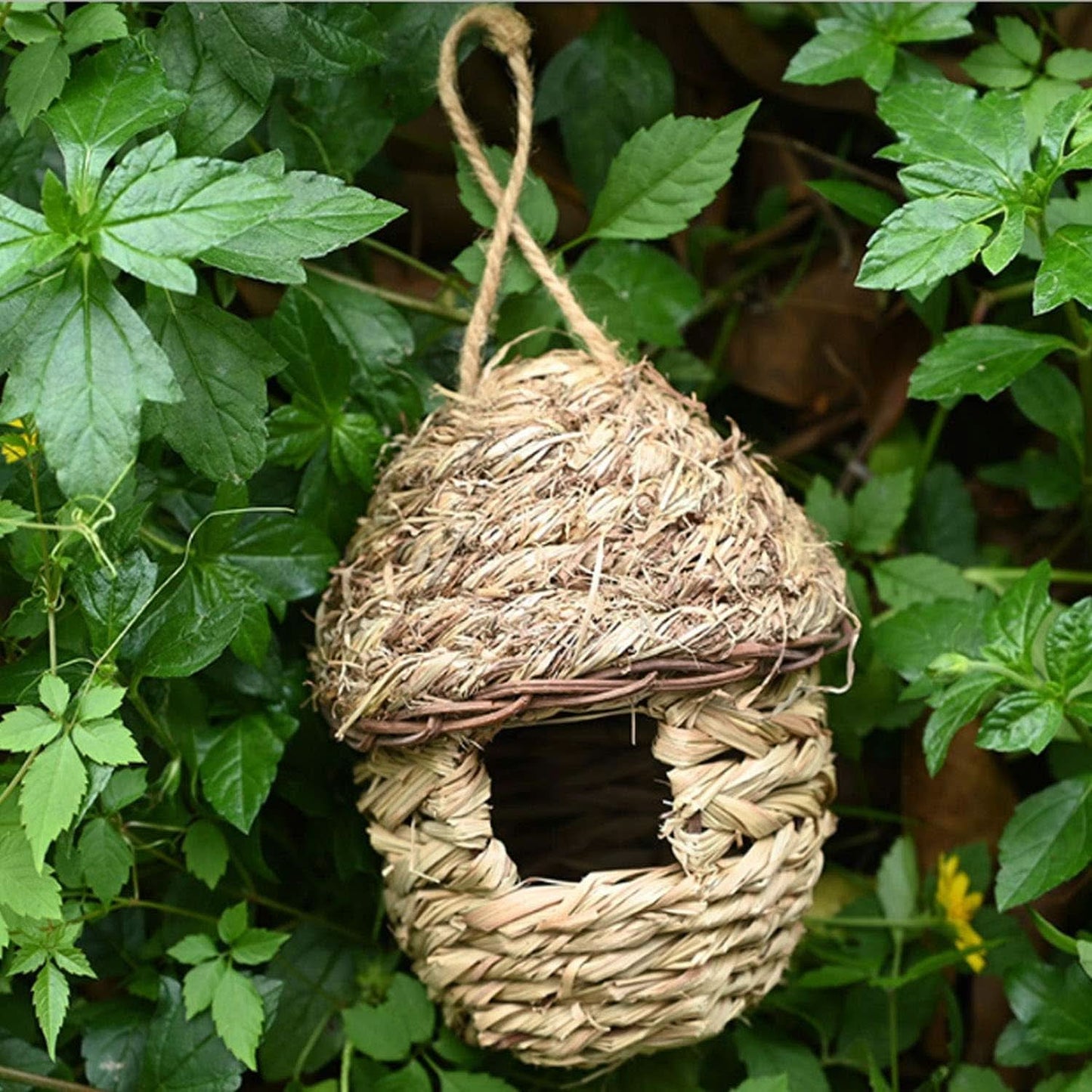 Handwoven Natural Straw Bird Cage Nest House - Cozy Breeding and Resting Space for Parrots, Canaries, Finches, and Cockatiels